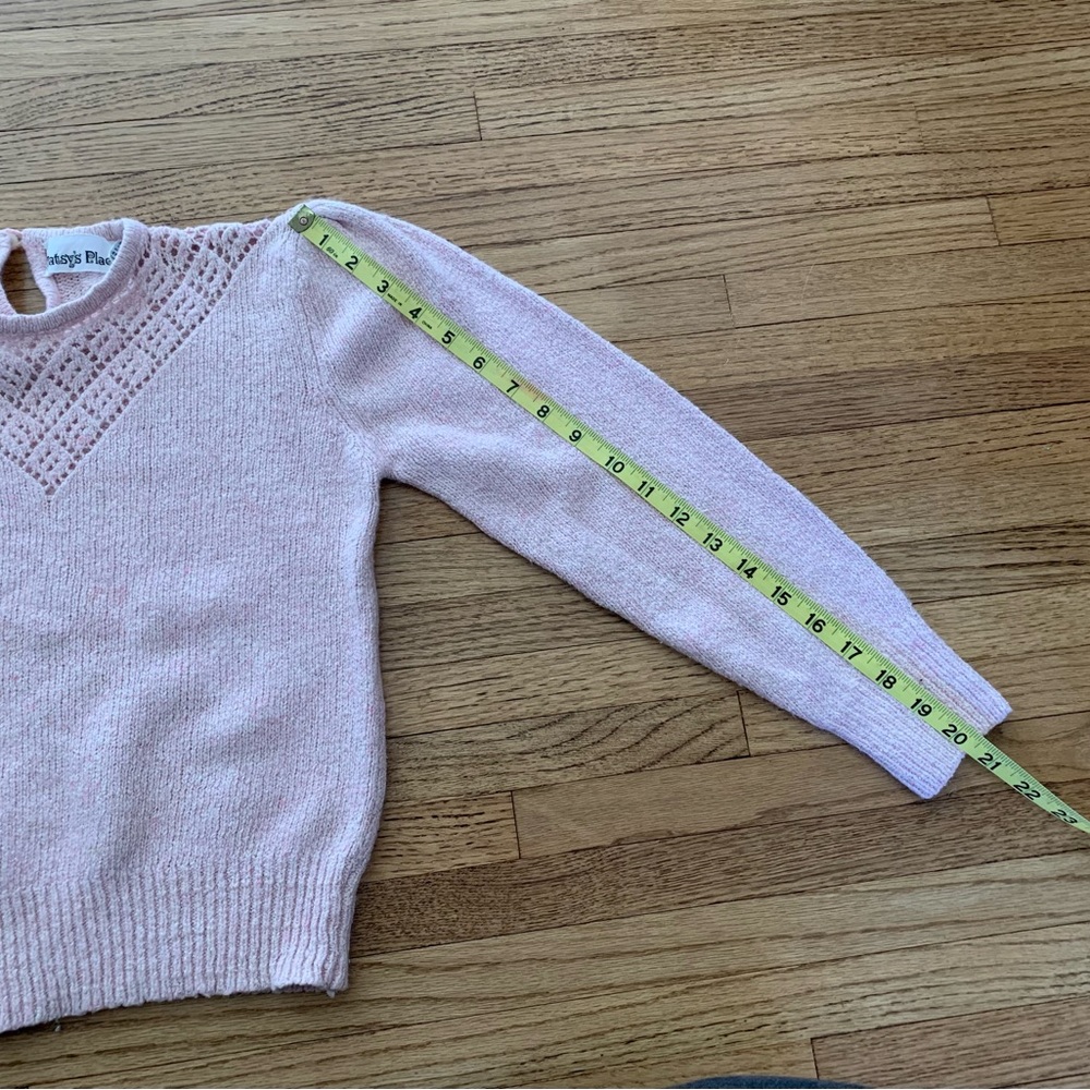 Vtg 80s Baby pink lace knit/open knit sweater (Silk angora blend) in XS. - Picture 9 of 11